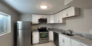 2 Bedroom 1 Bathroom Basement Apartment Gallery 6