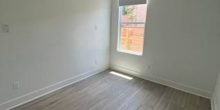 5 BR House with Pool 1/2 block from Maple St. Gallery 7