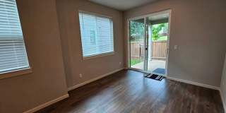5Bd/3Ba Two Story House - For viewing! Gallery 5