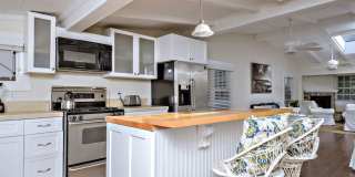 2323 Grand Canal Gallery 6