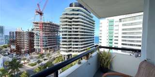 3200 Collins Ave Gallery 10