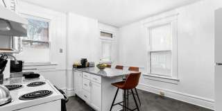 726 Kerr Street Gallery 10