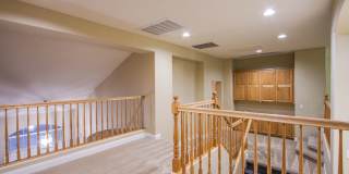 Beautiful 5 bedroom 4.5 bath home with large basement in gated community! Gallery 26