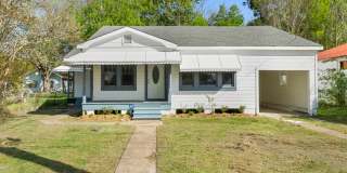 213 NE Railroad Avenue Gallery 1