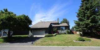 Lovely 3 Bedroom Home in Bayshore! Gallery 1