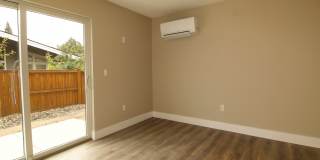 Your Bend Retreat: Spacious End Unit Townhouse with Pilot Butte Views Gallery 7