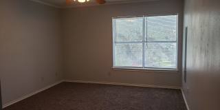 Huge 4 bed 2.5 bath house newly renovated Gallery 16