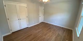 Room in 4 Bedroom Home at N Harrison Ave Gallery 13