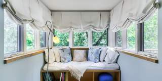 Charming Downtown Oasis | Steps to Pearl Street Gallery 18