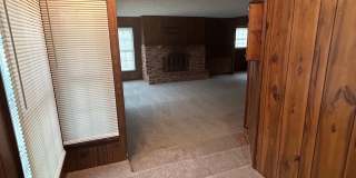 Very spacious 4 bedroom, 2 bath home in Kickapoo Schools! This will go fast! Gallery 6