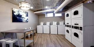 4115 Wisconsin Gallery 20