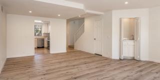 Spacious Mesa Condo with Full Two Car Attached Garage! Pet Friendly! Gallery 4