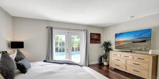 702 Grove Street Gallery 18