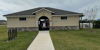 2ND MONTH RENT FREE: Move-In Ready, Pet-Friendly, 2-Car Garage! Available for immediate occupancy Gallery 27