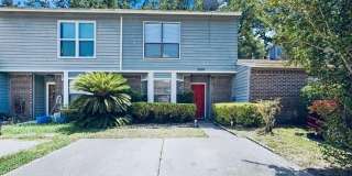 2 Bedroom Townhome in Lexington Square Gallery 1