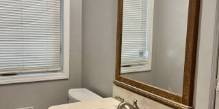 107 N Gillette Ave Gallery 10