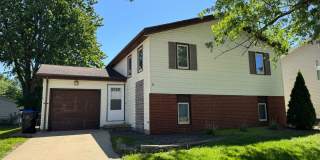 Incredible Large 4 Bedroom House! Gallery 1