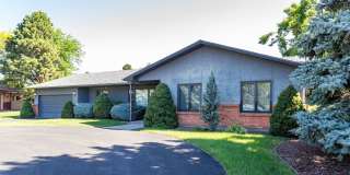 Ranch Style Home Located inside Kissing Camels! Gallery 7