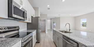 4-bedroom 3 Bathroom Rental w/ In-Law Suite Gallery 15