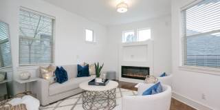 Charming Newer Construction King City 3 Bedroom/2.5 Bath Home Gallery 8