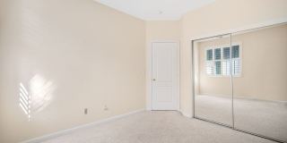 Highly Desirable Executive Home: 4 Bedrooms, 3 Bathrooms of Luxury Living Gallery 41