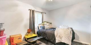 Charming 3 Bedroom, 2 Bathroom Home in Windsor! Gallery 17