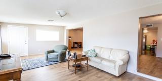 6 Bedroom 3.5 Bathroom Tri-Level Home In Tempe close to ASU Gallery 23