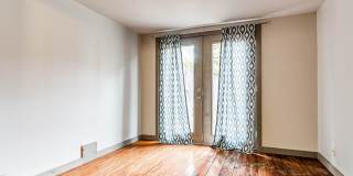 Unique with a Artsy Flare    2 Bed/1.5 Bath in Edgemere Park $995/month! Gallery 39