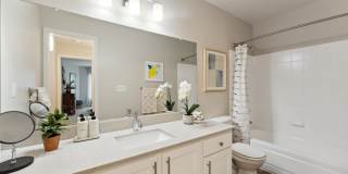 Sofi at Murrayhill Gallery 14