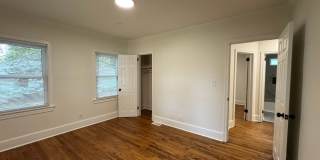 2bed/1bath w/ detached garage! Gallery 3