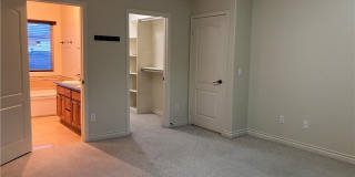128 E Broadway Gallery 9