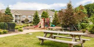 Cobblestone Court Apartments Gallery 23