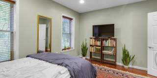 1933 PARRISH Street Gallery 22
