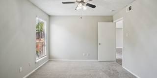 Keller Oaks Apartments Gallery 18