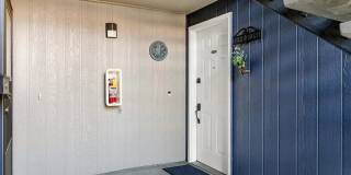 Fully Furnished View Condo Gallery 4