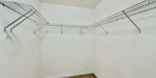 End-Unit 3BR Townhome Minutes to NCSU, Downtown & Crossroads Gallery 21