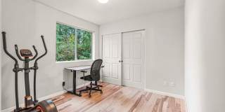Beautiful 3BR Home in Forbes Lake – North Rose Hill, Kirkland Gallery 16