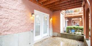 1471 N LARRABEE Street Gallery 12
