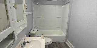 4bd Single Section 8 *1/2 OFF SECURITY DEPOSIT SPECIAL* Gallery 9