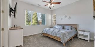 South Town Fully Furnished Home! Gallery 21