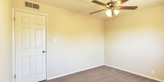 1913 E El Parque Drive Gallery 7