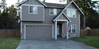 Spacious Two-Story in Port Orchard Gallery 1