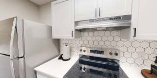 The 1800 at Barrett Lakes Apartments Gallery 3