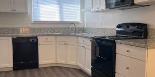 Townhouse in a gated community near Creekside Golf Course Gallery 1