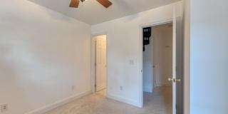 1818 BANK Street Gallery 13