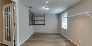 2 Bed Jack & Jill Bathroom  2 Car Garage With Office In The Heart of Yukon! Gallery 19