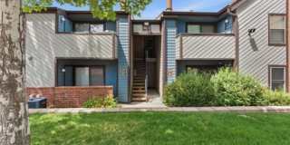 Charming 2BR Condo in Aurora Gallery 1