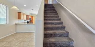 Clean and Comfortable 3 bed 2 bath with loft! Gallery 13