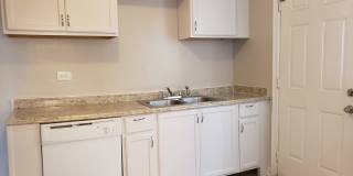 3 Bedroom Westwood Terrace Bungalow (Sorry, No Section 8) Gallery 8