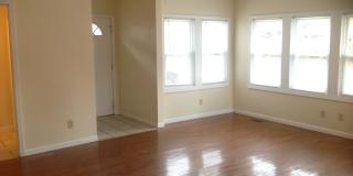 ***AVAILABLE AUGUST 2027*** 5 Bedroom 3 Bathrooms House Downtown Gallery 5